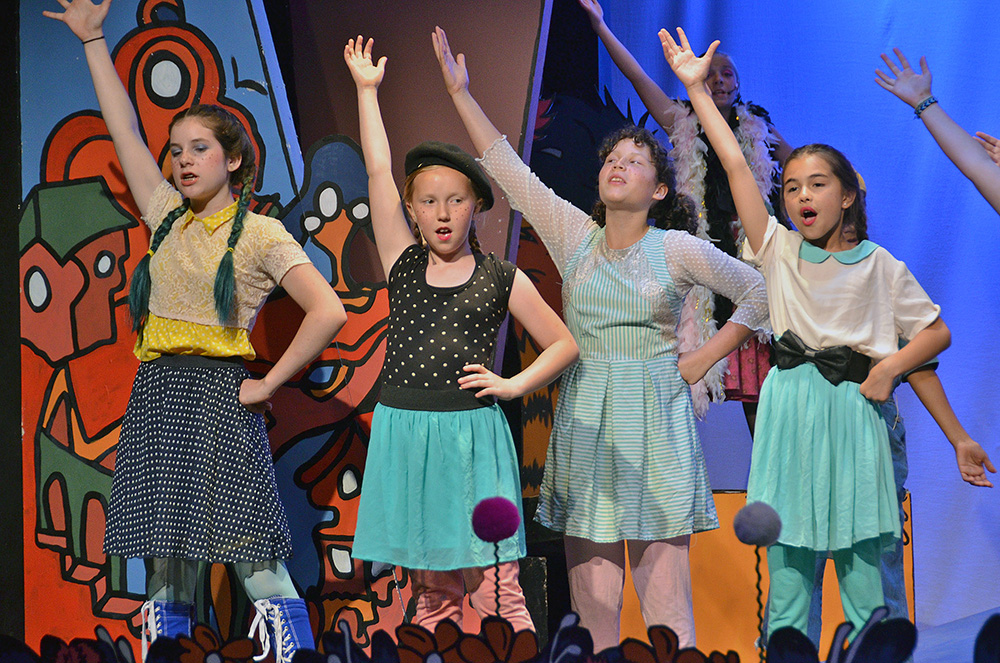 campers-stage-performance – Long Lake Camp For The Arts Campers performing confidently on stage
