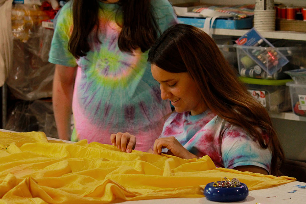 Why Teens Are Choosing Creative Communities Over Traditional Summer Activities